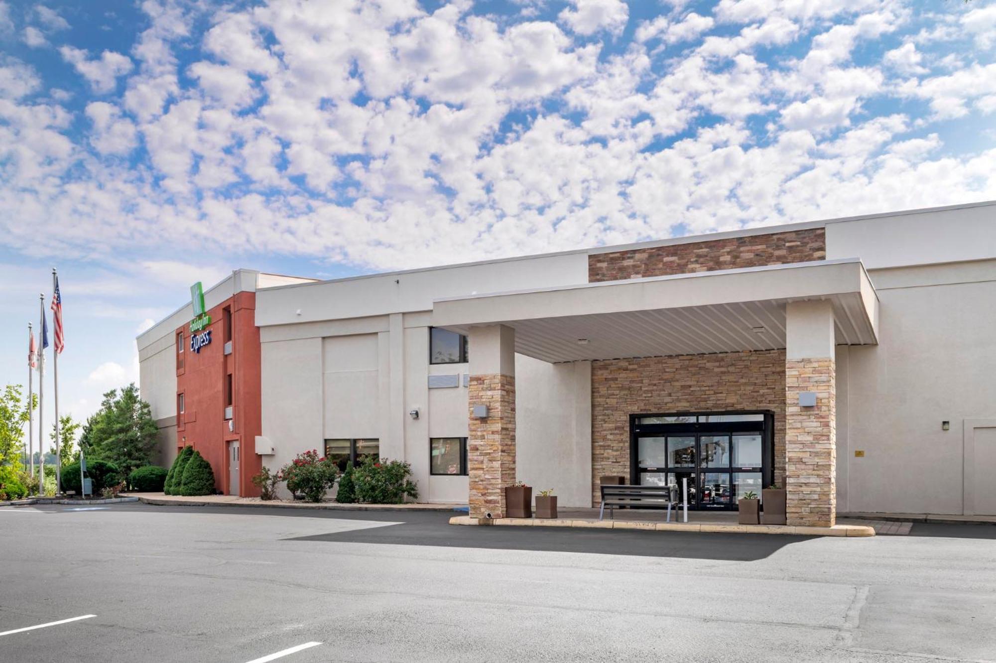 Holiday Inn Express Greencastle, An Ihg Hotel Esterno foto