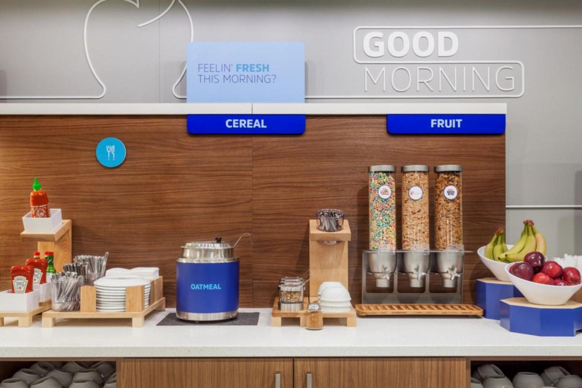 Holiday Inn Express Greencastle, An Ihg Hotel Esterno foto